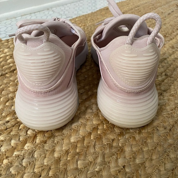 Nike Women’s Air Max 2090 Rose Color. Size 8.5 - Picture 4 of 9